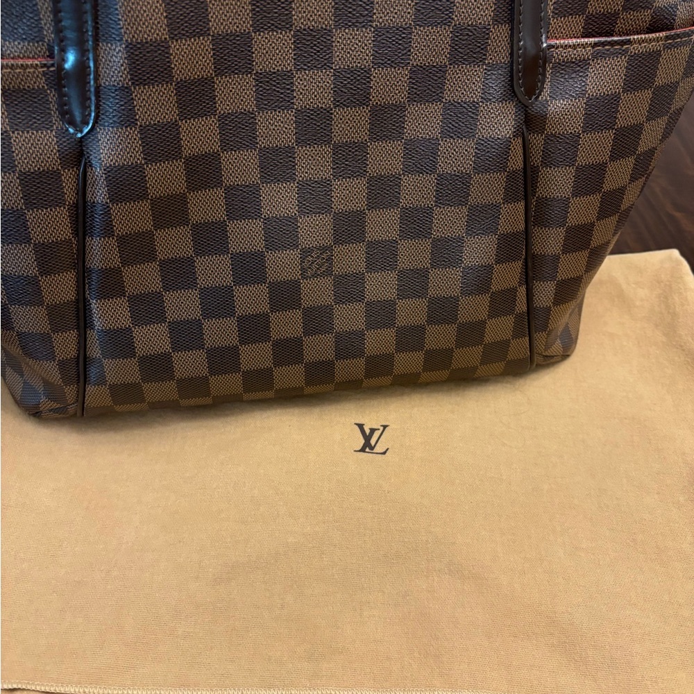 LOUIS VUITTON 🤎 TOTALLY DAMIER EBENE MM TOTE - Picture 4 of 17